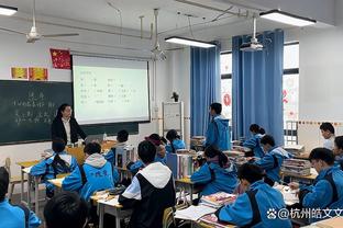 这白色怎么样？哈登今日比赛上脚新配色哈登8代战靴